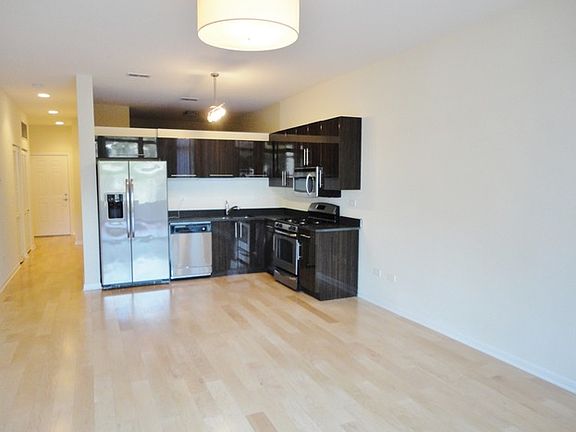 5th image of 2668 N Halsted St APT 203
