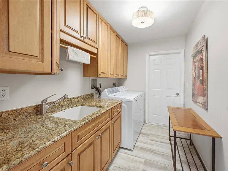 9874 Campbell Cir — Photo 17