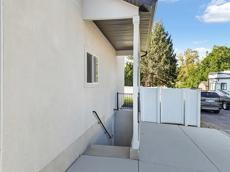 312 N 100 E — Photo 24