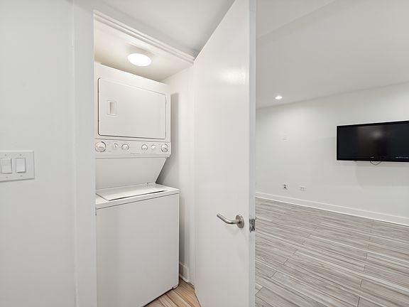 4th image of 2052 N Campbell Ave APT Ge