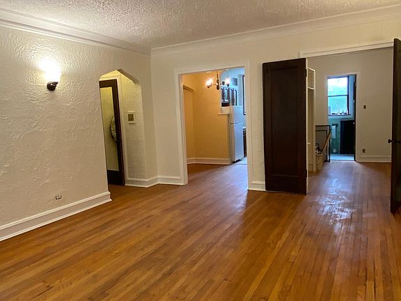 4th image of 1228 W Jarvis Ave APT 1N