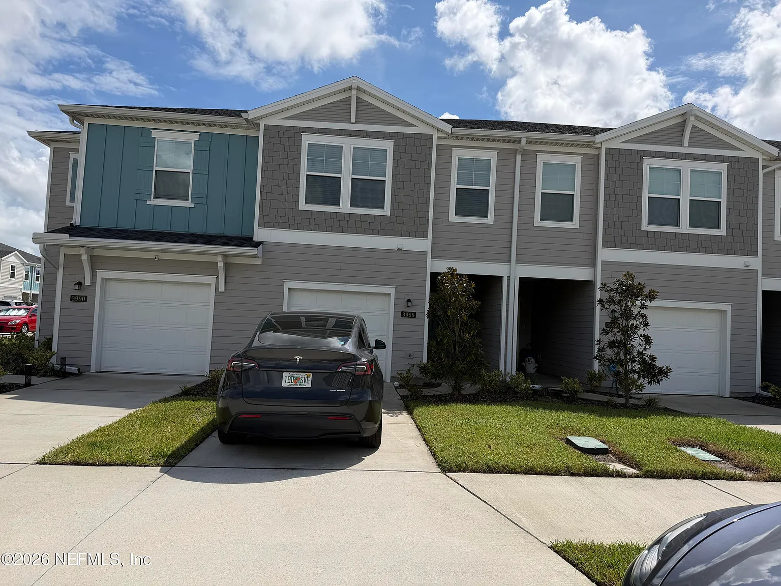 3 bed, 2.5 bath, 1707 sqft, $1,895 — Photo 1