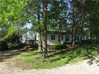 3rd image of 33 Basswood Ln