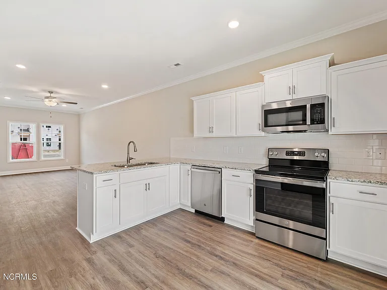 611 Jacks Crossing Dr — Photo 6