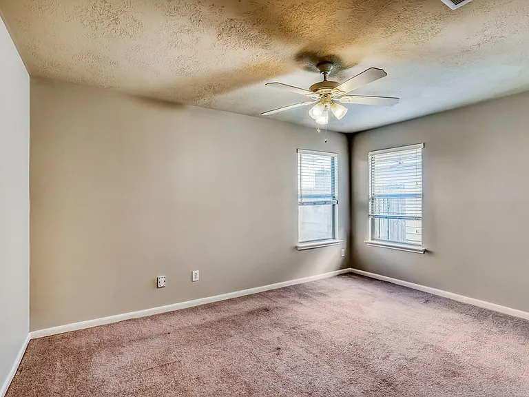 13118 Kingston Point Ln — Photo 9