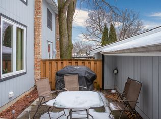 189 Acorn Ln, Bloomingdale, IL 60108