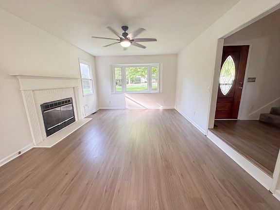 3rd image of 313 Michael Dr