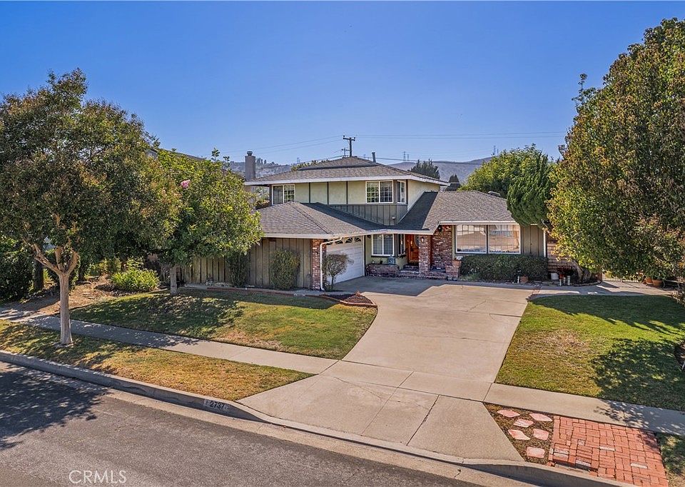 1st image of 2737 Fragancia Ave