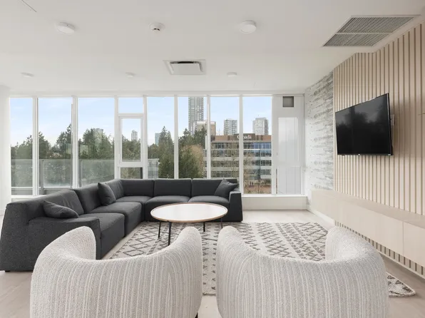9675 King George Blvd #213, Surrey, BC V3T 0T7
