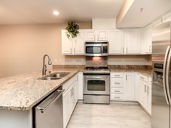 5th image of 2212 S 336th St APT 205