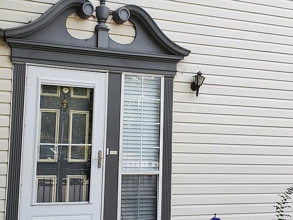 2nd image of 200 Ferdinand Cir