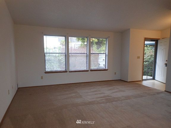 3rd image of 4916 Sunnyside Blvd #A
