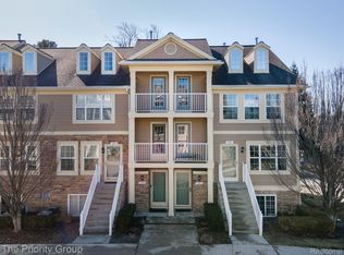 108 Evergreen Trl, Lake Orion, MI 48362