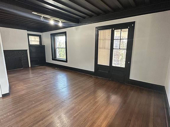 4th image of 3830 Warwick Blvd #1S