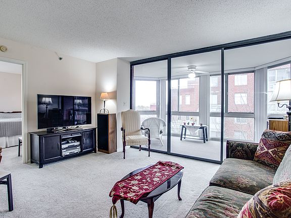 3rd image of 1024 N Utah St APT 627