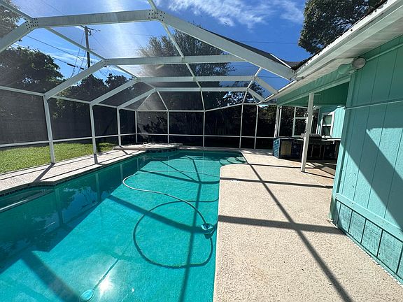 2nd image of 1183 SW Edinburgh Drive
