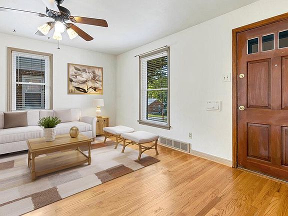 2nd image of 1020 N Castello St