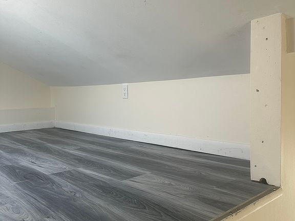 3rd image of 256 E Montauk Highway Cottage #7