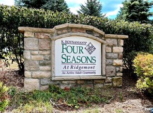 602 Four Seasons Ln, Montvale, NJ 07645
