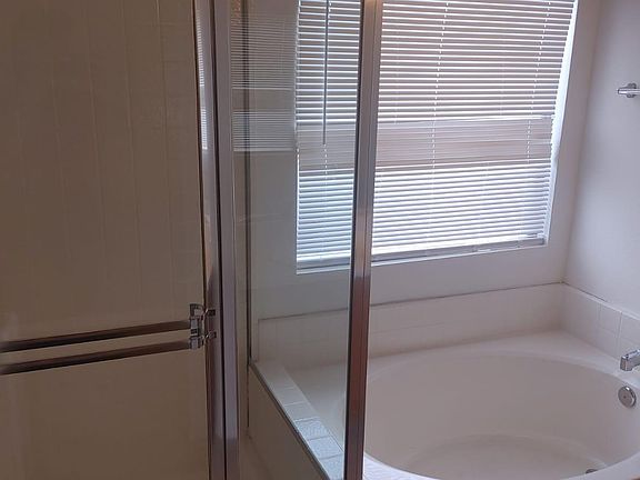 3rd image of 4655 Gracemont Ave