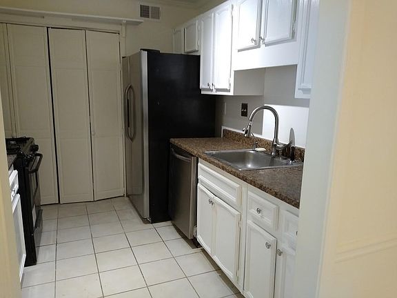3rd image of 701 Augusta Dr