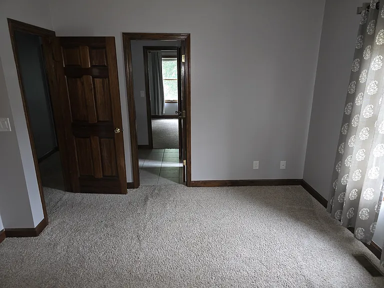 2595 Yorktown Ct — Photo 11