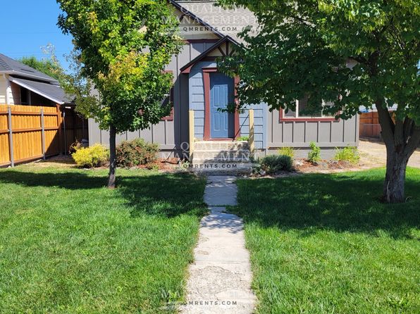 136 Meffan Ave