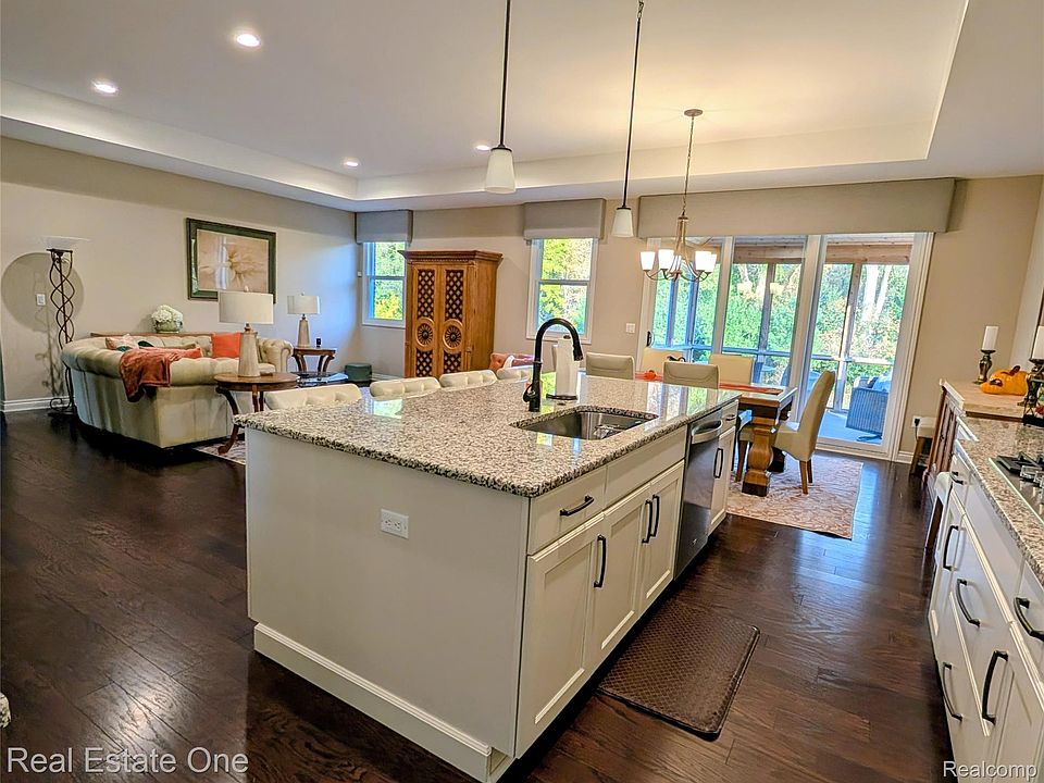 16988 Forest Edge, photo 8