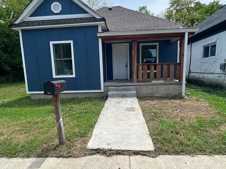 412 N Hawthorne St — Photo 1
