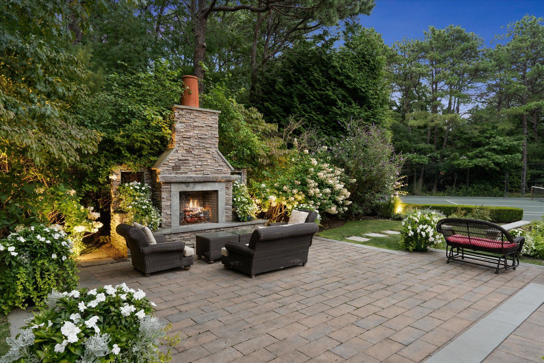 2 Eagle Close, East Quogue, NY 11942 Out East