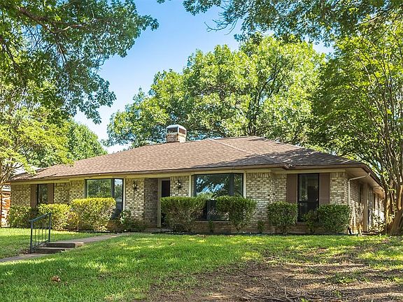 2nd image of 3202 Lemmontree Ln