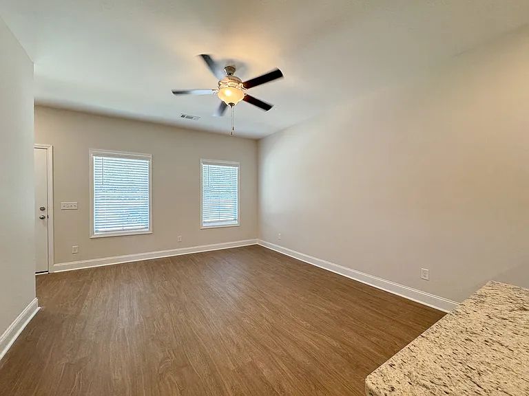 102 Skye Dr #4 — Photo 3