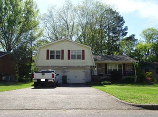 11208 Dellcrest Dr SE, Huntsville, AL 35803