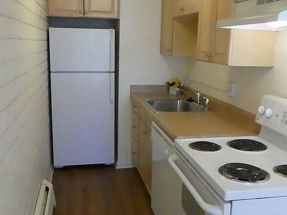 2nd image of 250 N Pearl St APT 105