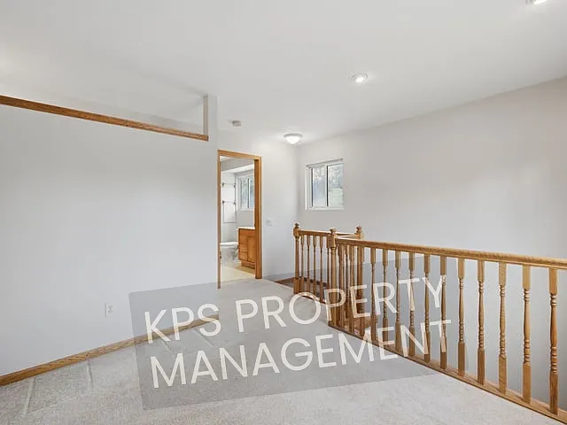 1915 Cypress Ln — Photo 9