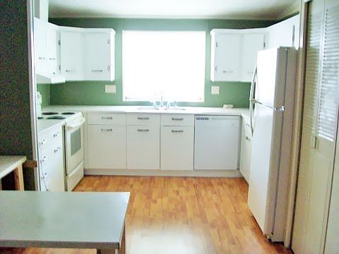 2nd image of 843 Phoenix Ln