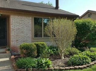 41722 Bedford Dr, Canton, MI 48187