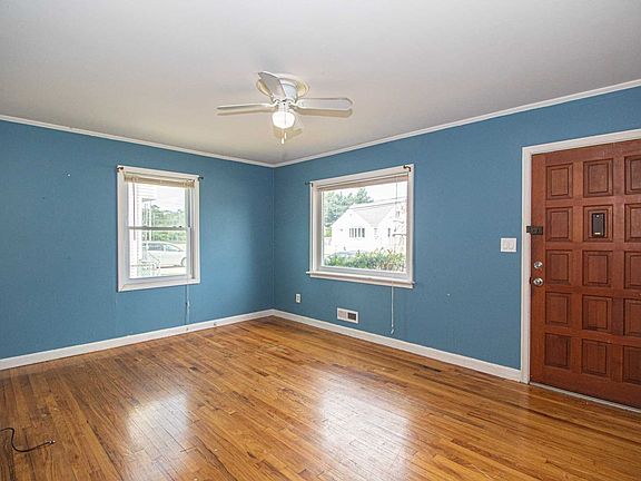 2nd image of 40 Ferndale Ct