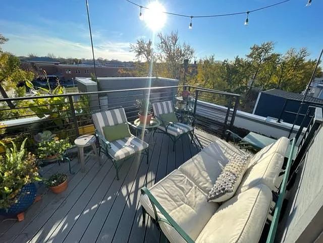 2 bed, 1.5 bath, 900 sqft, $2,950 — Photo 3