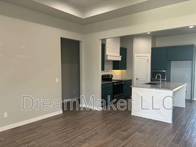 5381 Red Maple Ave — Photo 3