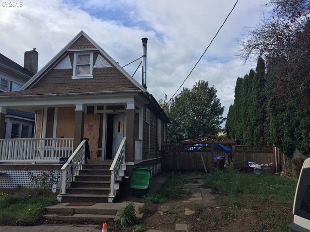2nd image of 3713 NE 6th Ave