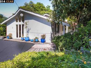 2 Easton Ct, Orinda, CA 94563