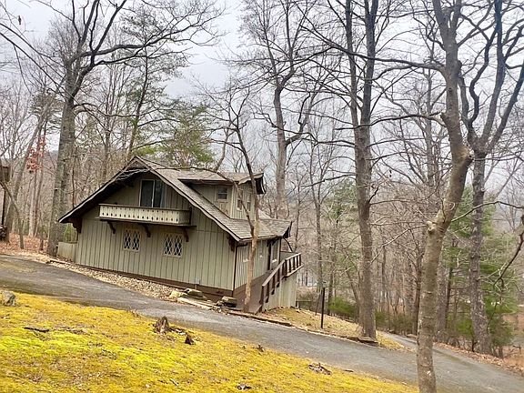 3rd image of 298 Lake View Trce