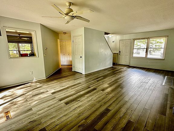 3rd image of 901 Briarwood Ct Unit 901