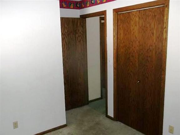 2nd image of 413 10th Ave N