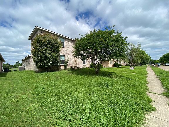 2nd image of 2809 Lake Terrace Dr