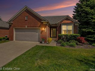 3991 Rainier Dr, Howell, MI 48843