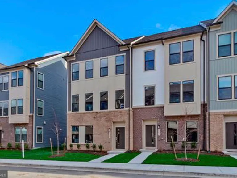 3328 Cormorant Dr — Photo 1