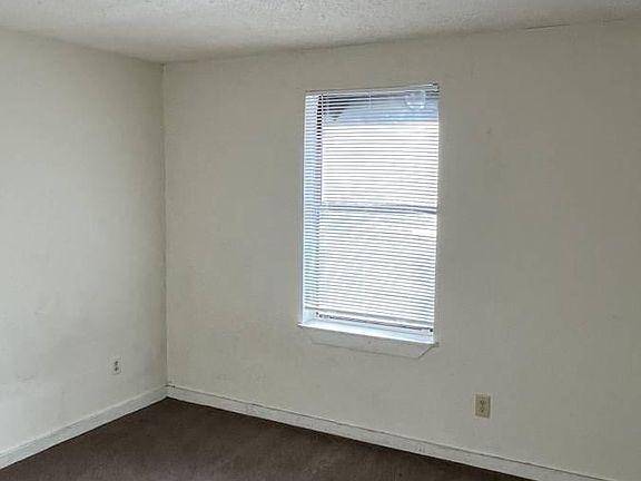 4th image of 1211 Cumberland Dr