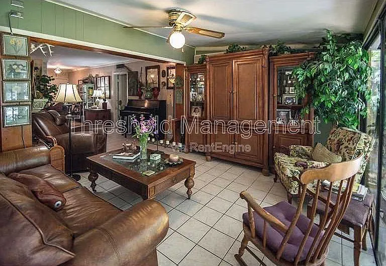 6910 SW 64th Ave — Photo 20